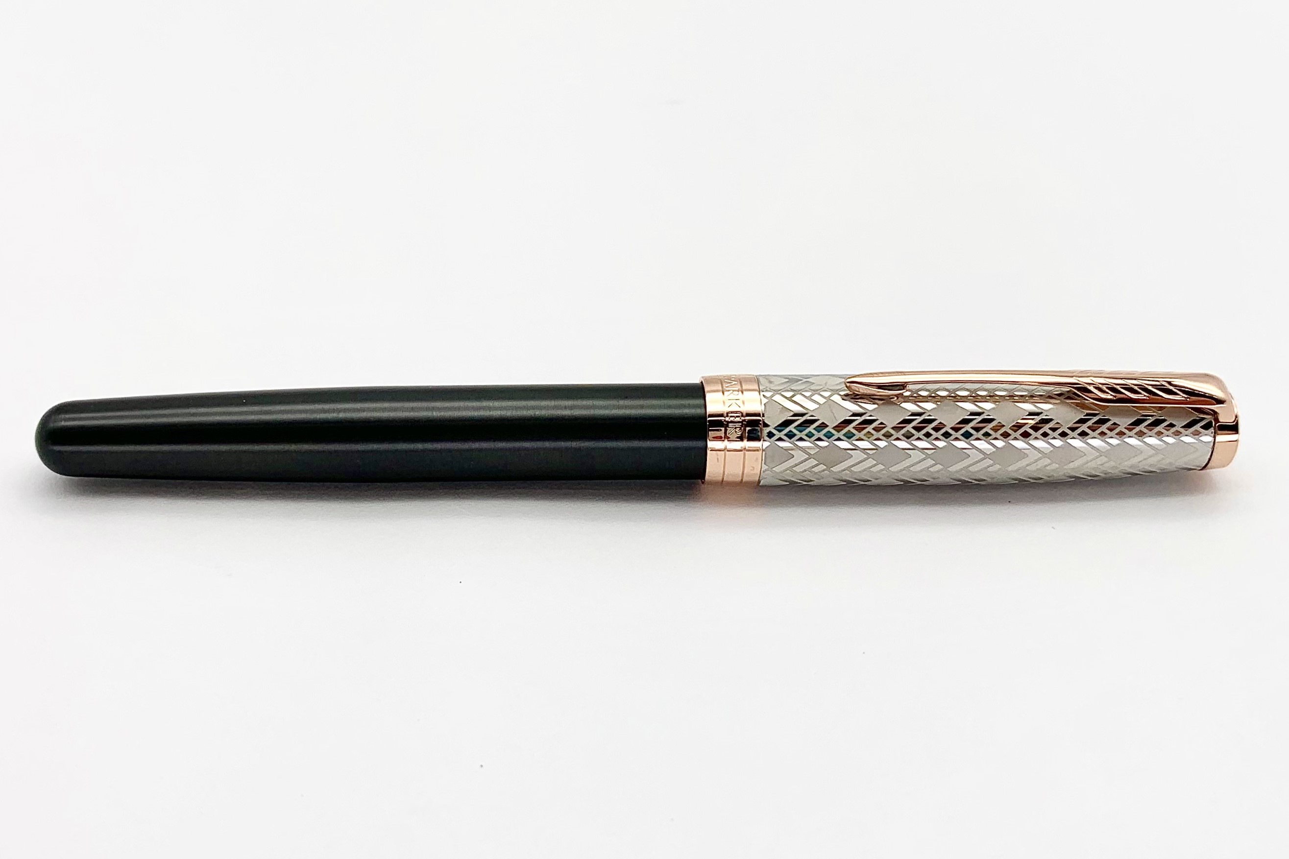 ParkerSonnetMetalAndGreyLacquerwithRoseGoldTrimRollerBallPen_f